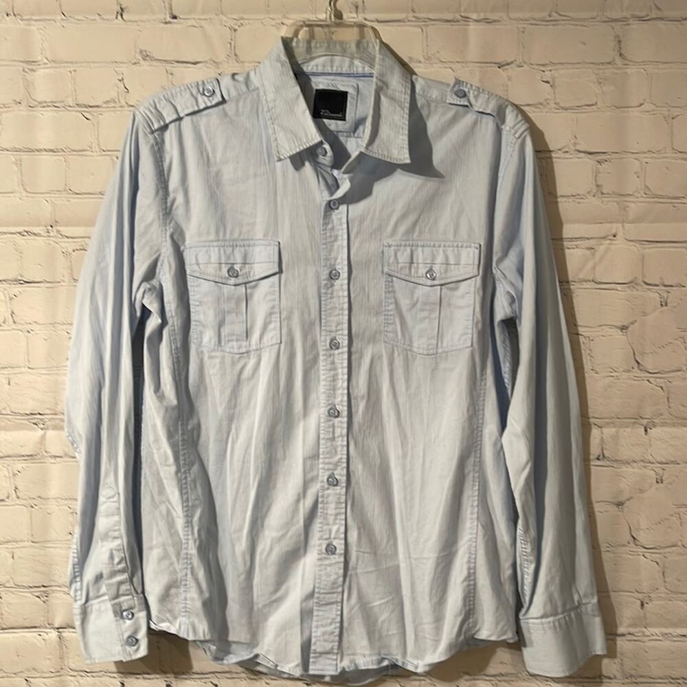 7 Diamonds light blue button down textured shirt in size large